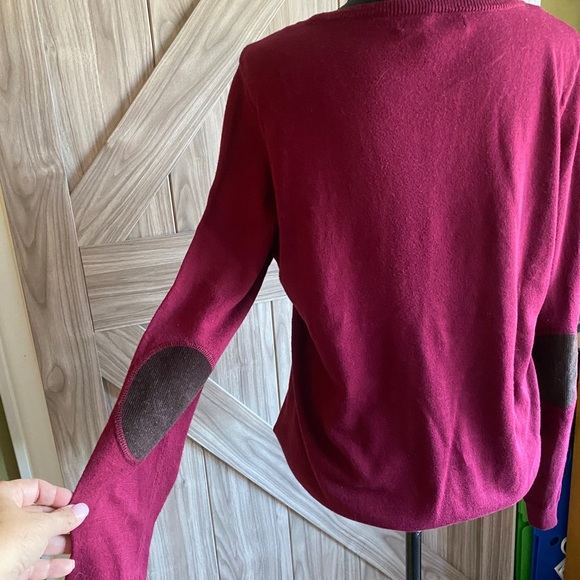 Forever 21 Burgundy colored sweater - Picture 2 of 3